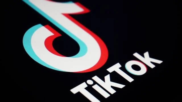 TikTok voluntarily shuts down service in the U.S. as divest-or-ban law takes effect